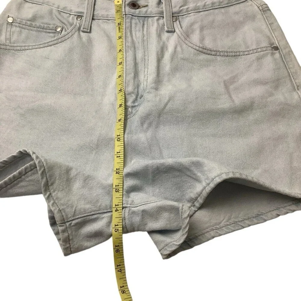 Levis Silvertab Fade Wash Mom Shorts High Waisted Denim Size W31